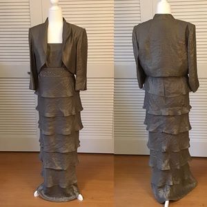 R&M Size 12 Maxi Metallic Green and Gold Dress